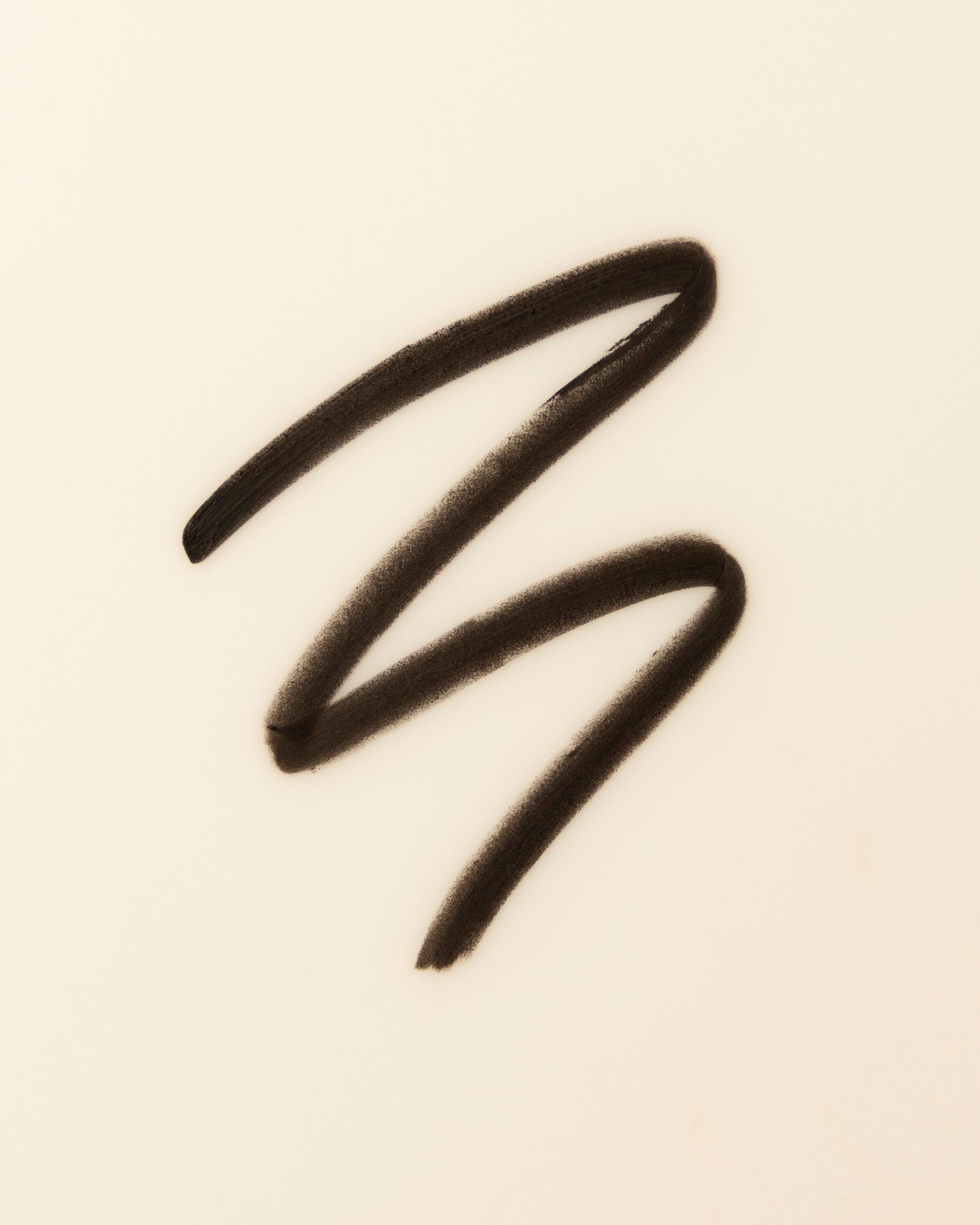 Luxe Precision Eyeliner — Black Magic